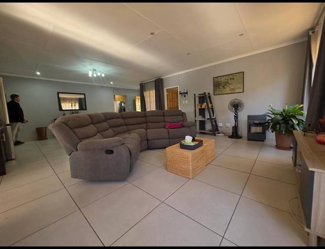 3 BEDROOM CLUSTER FOR SALE IN NEWMARKET